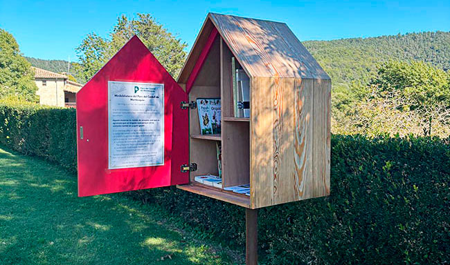 El Parc del Castell de Montesquiu estrena una minibiblioteca