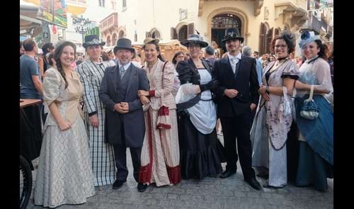 Torna al segle passat amb la Fira Mercat Modernista de Canet de Mar