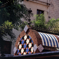 Tres edificis, una ciutat